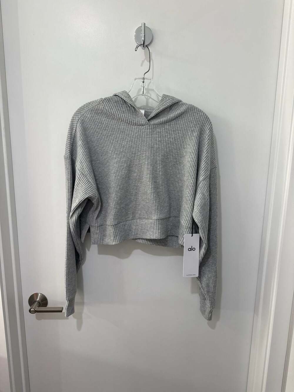 NWT Alo Yoga Muse Ribbed Cropped Hoodie in Athletic Heather Grey